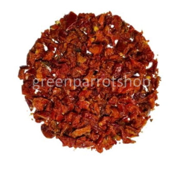 close-up-gedroogde-paprika-stukjes-vogelvoeding